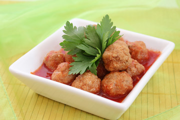 fleischbällchen in Tomatensauce