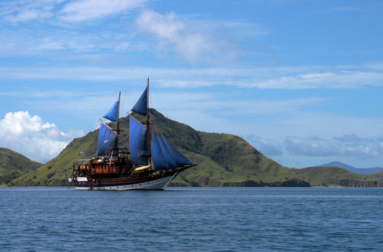 Segelschiff vor Komodo