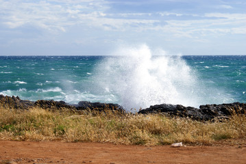 onda sulla costa pugliese