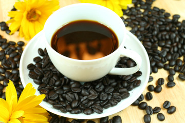 Obraz premium Black coffee with flowers