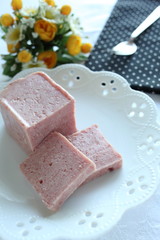 Hawaii popular ingredient, Spam ham