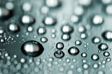 Wasser. Water. Aqua. H2O.