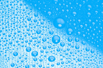 Wasser. Water. Aqua. H2O.