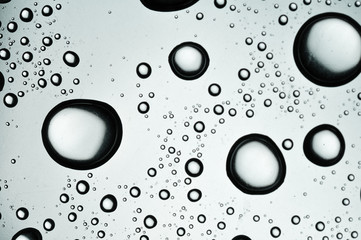 Wasser. Water. Aqua. H2O.