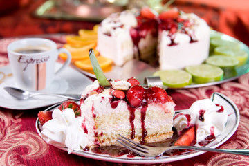 cake with strawberries