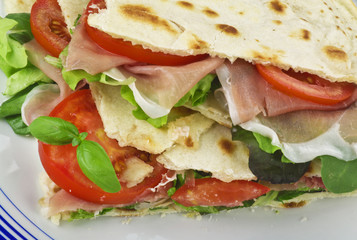 Piadina con Prosciutto Crudo close up