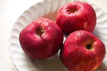 red apple