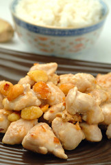 Chicken with almonds