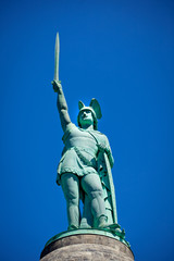 hermann statue