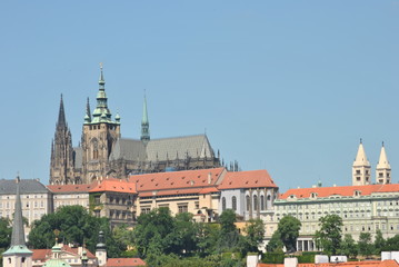 Fototapeta na wymiar Prague castle and Saint Vitus cathedral