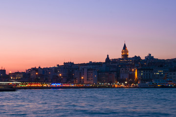 Fototapeta na wymiar Golden Horn mit Galata Turm, Istanbul, Türkei