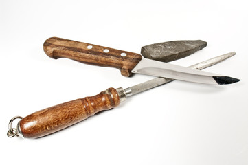 Obraz premium Küchenmesser und Schleifstein