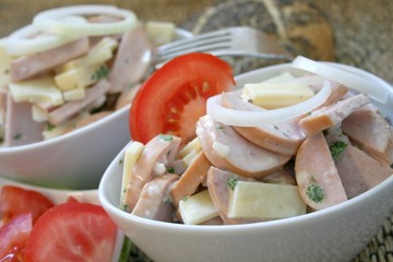 Elsässer Wurstsalat mit Käse