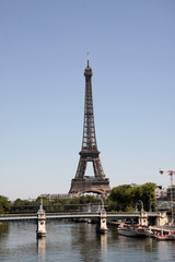 Fototapeta na wymiar Pont, Seine et Tour Eiffel, Paris