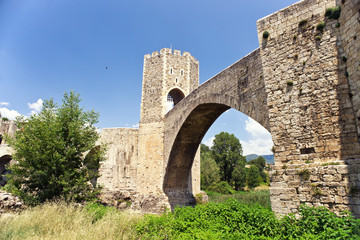 Fototapeta na wymiar The medieval remains of Besalu (Girona-Spain). The bridge dates