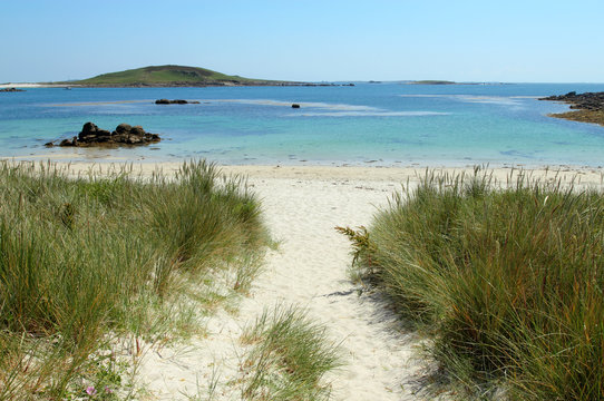 Fototapeta Path to Rushy Bay beach in Bryher, Isles of Scilly Cornwall UK.