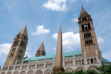 Kathedrale Pécs 3 Türme