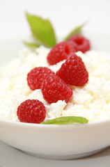 Cottage cheese and raspberry