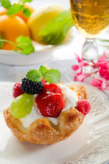 fruits pastry - dessert alla frutta con panna