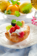 fruits pastry - dessert alla frutta con panna