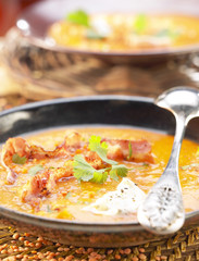 soupe de lentilles corail au lard et à la crème 
