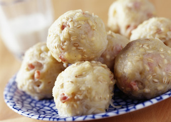 boulettes de riz et jambon