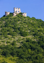 Fototapeta na wymiar ruins of Turniansky Castle, Slovakia