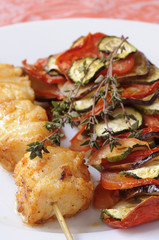 brochette de cabillaud mariné au paprika et légumes confits