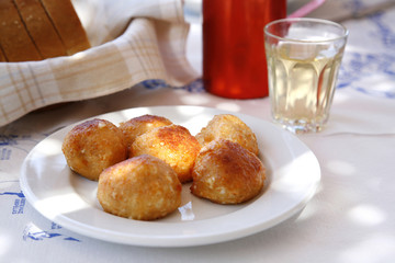 boulettes de fromage grec