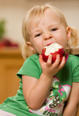 little girl with apple © mbt_studio