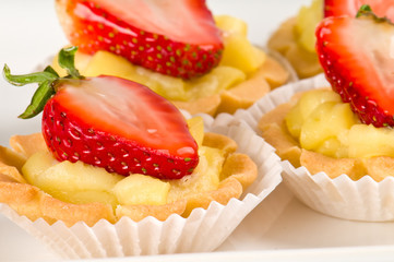 Strawberry dessert with cream fill