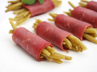 Bohnen mit Speckmantel