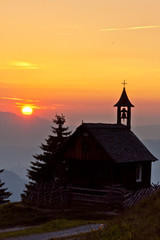 Sonnenuntergang in den Bergen
