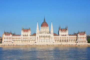 Parlament w Budapeszcie (widok od strony Budy) - obrazy, fototapety, plakaty