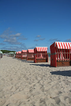 Strandk&ouml;rbe am Ostseestrand