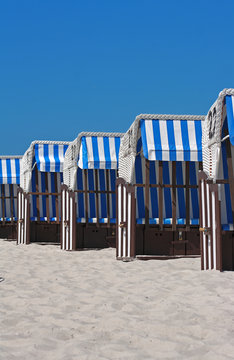 Strandk&ouml;rbe am Ostseestrand