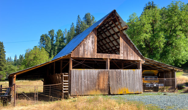 Old Barn in California