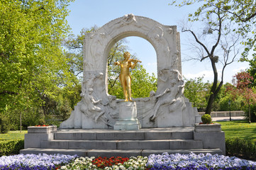 Fototapeta na wymiar Johann Strauss Vienna pomnik