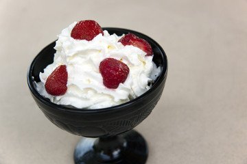 coupe fraises chantilly