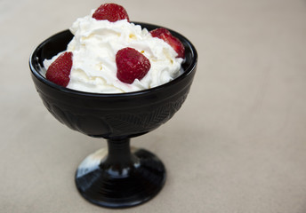 coupe fraises chantilly