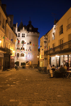 chateau medieval nuit loches