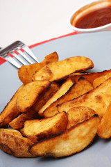 herzhafte Kartoffelecken mit Dipp