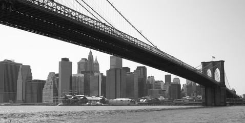 Naklejka premium New York City Brooklyn Bridge czarno-biały