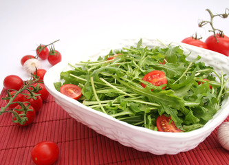 ruccolasalat mit Tomate