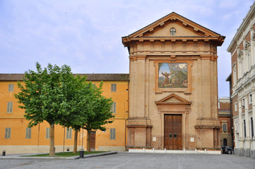 Fototapeta na wymiar Reggio Emilia kościół św Franciszka Rynku