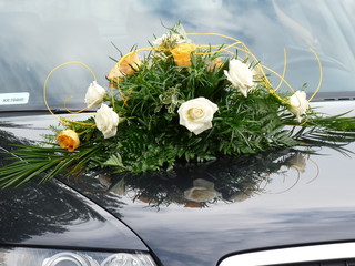 Fleurs de mariage pour voiture