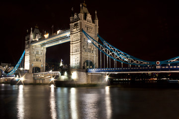 Tower Bridge, Londra