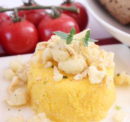 Couscous mit Blumenkohl
