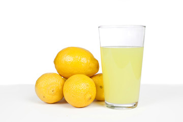 Fototapeta na wymiar Lemons and lemonade