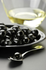 Black olives and oil